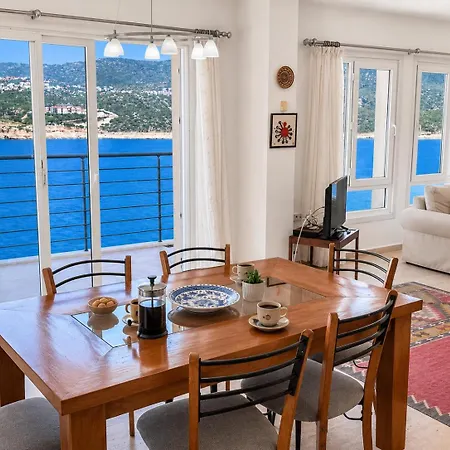 Apartment Mona With Sea Platform