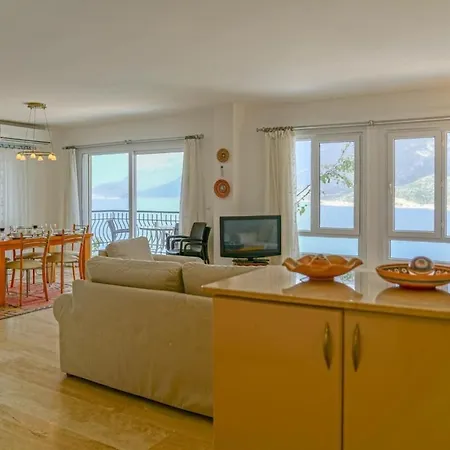 Daire Mona With Sea Platform